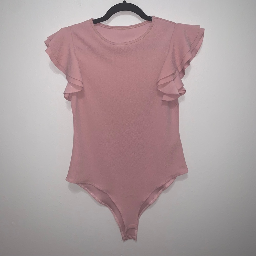 Light pink ruffle sleeve bodysuit